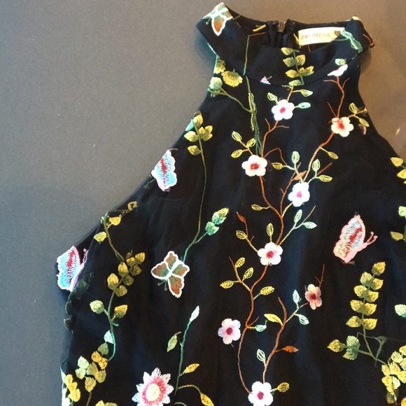 Black Floral Embroidered Promesa Dress - Picture 3 of 8